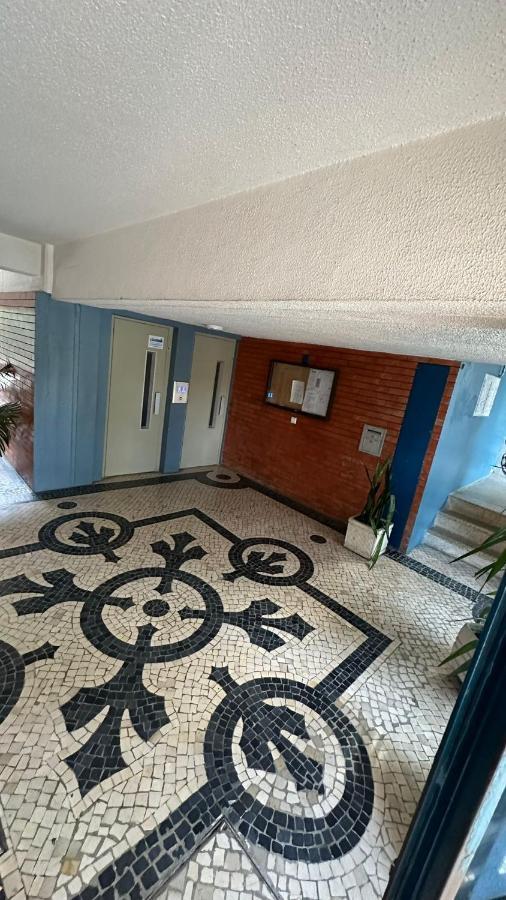Airport Room Lisbona Esterno foto