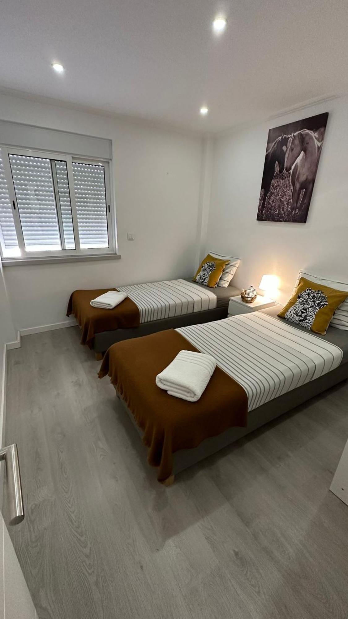Airport Room Lisbona Esterno foto